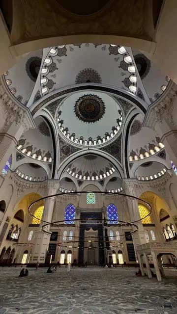 Çamlıca Camii
