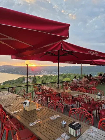 Yoros Cafe Restaurant